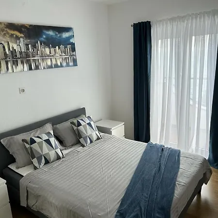 Saraf Villa Omis